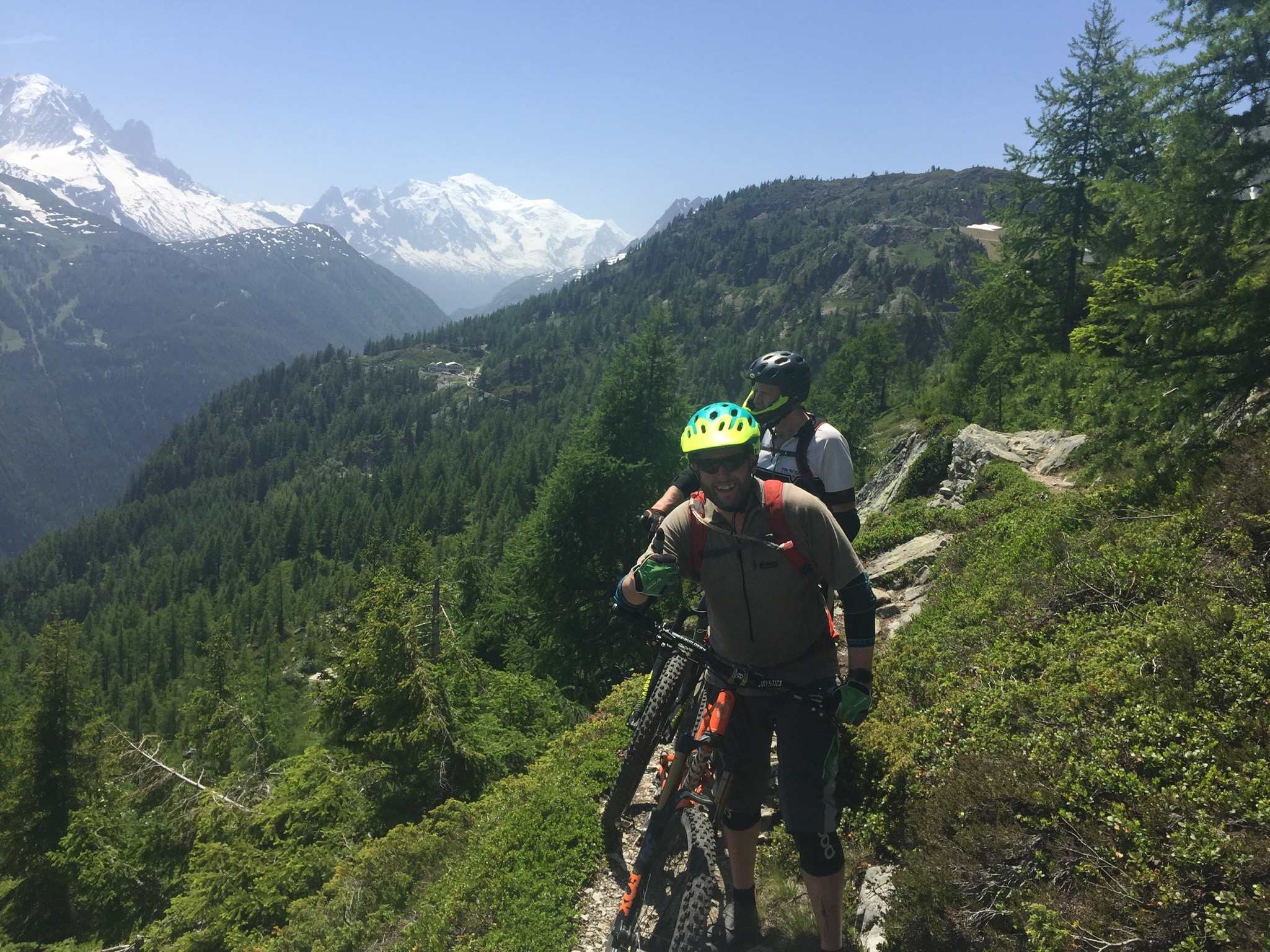 A08-E96-AA-28-E0-44-E6-8-C06-9-C2-A1794-E95-E