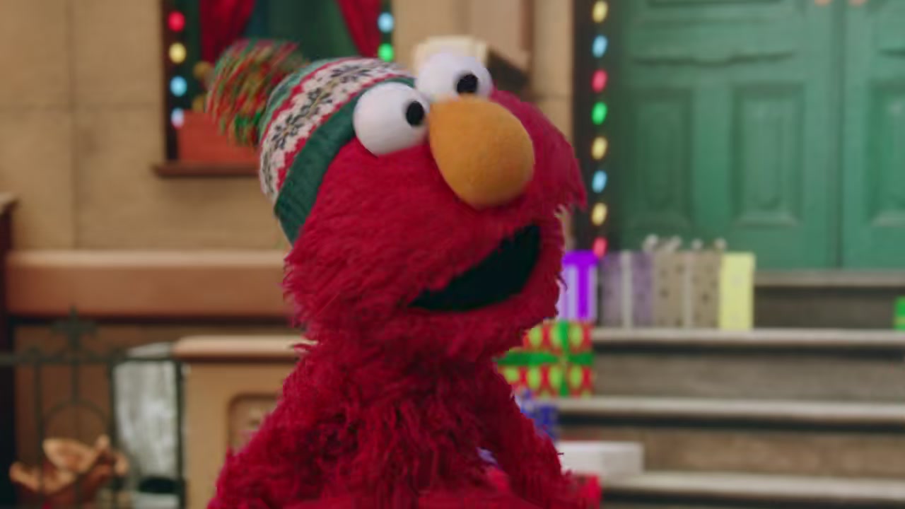 Elmo and Mark Rober's Merry Giftmas Screenshot
