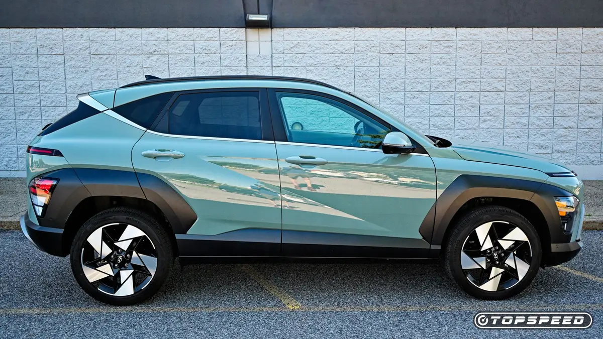 SUV-uri Compacte la Luptă: Kona, Crosstrek și Corolla Cross