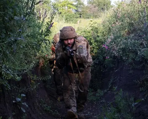 Ukraine Boosts Military Wages to Counter Manpower Shortage