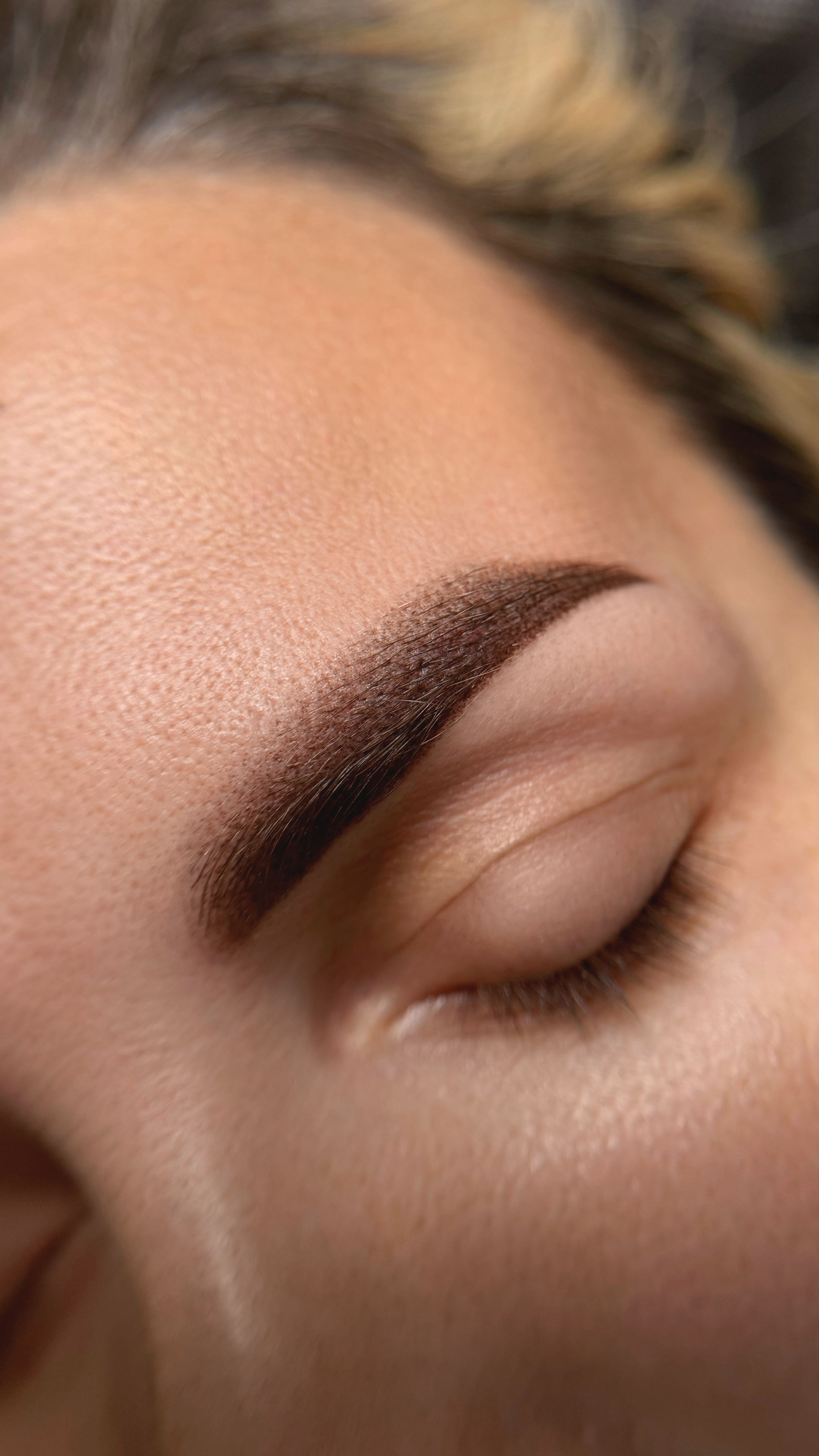 Permanent eyebrow makeup result 03