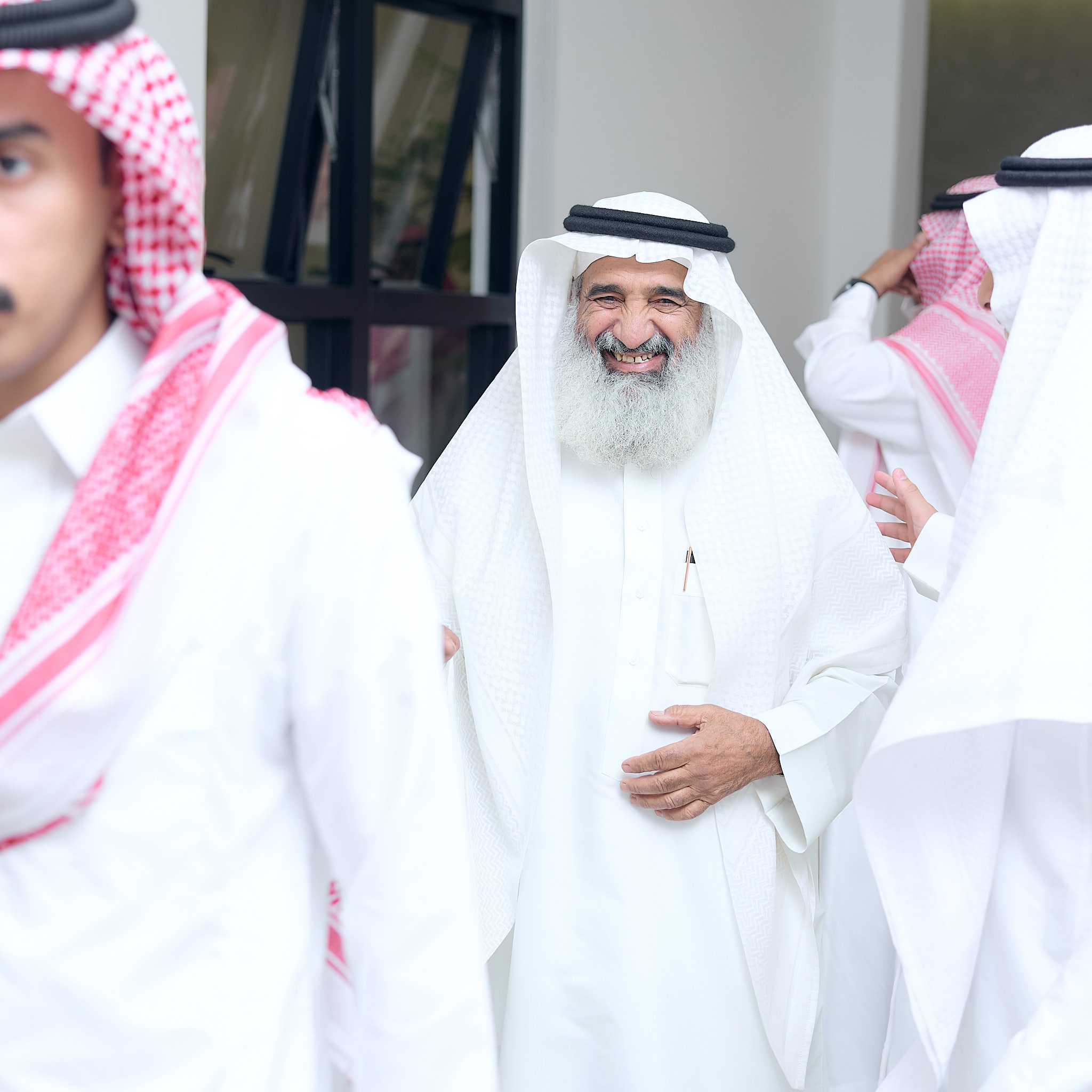 S4 (176)