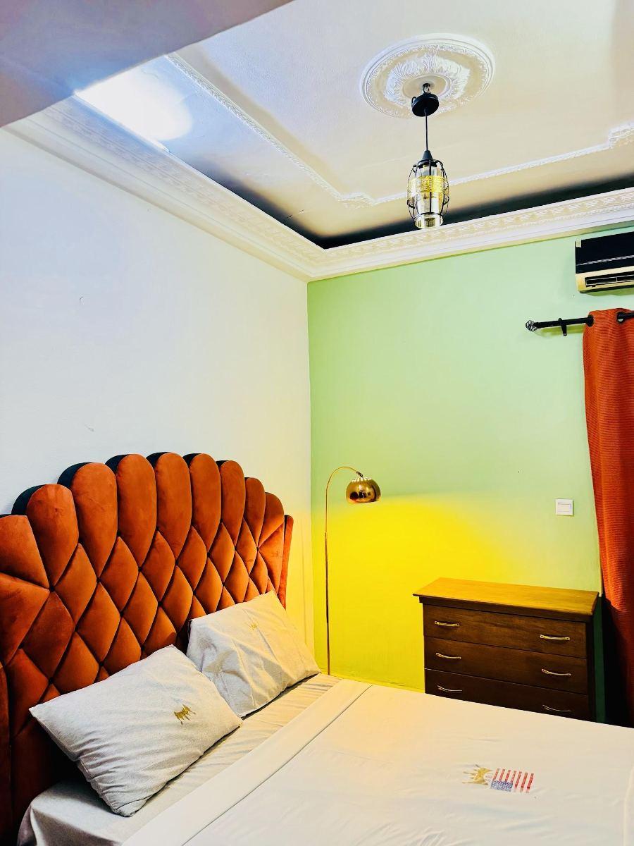 Chambre meublée à louer à Bessengue, Douala - 17000 FCFA/nuit