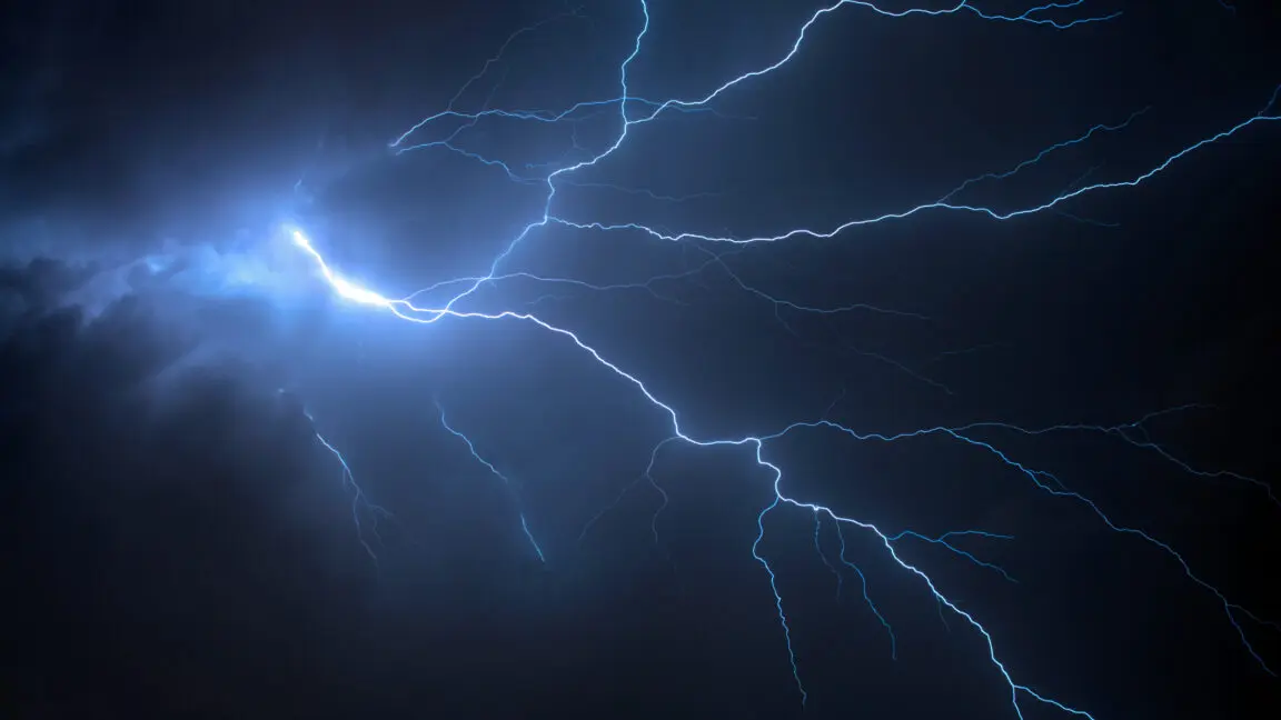 Thunderstorms and Fiber-Optic Cables Combine for Subsurface Imaging