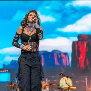 shania-limerickireland070726-pro1