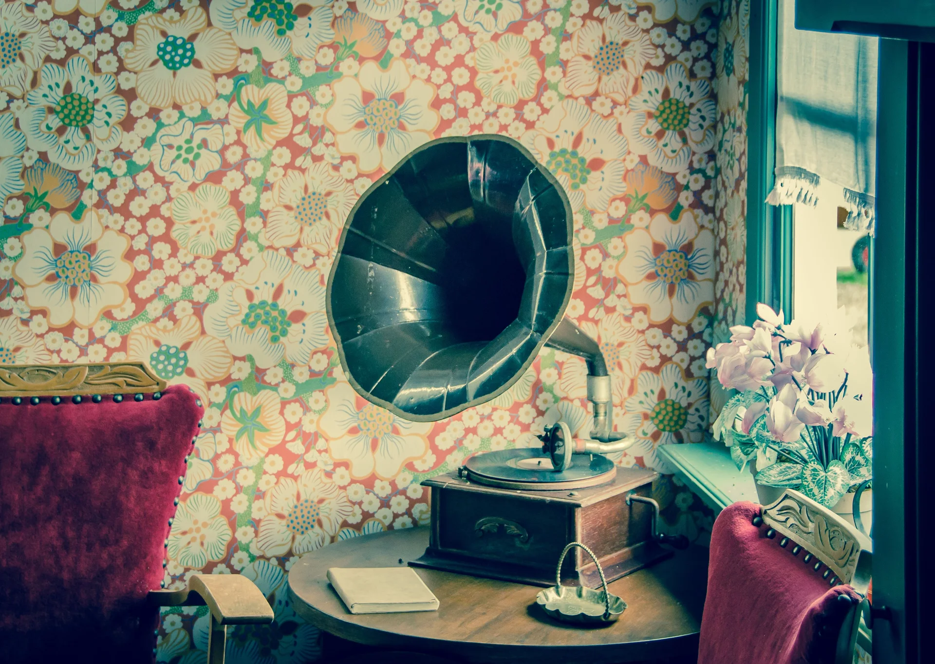 High quality Retro Aesthetic Wallpapers wallpaper by ClickerHappy from Pexels