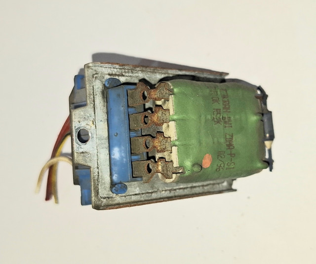 7M0959263B.jpg