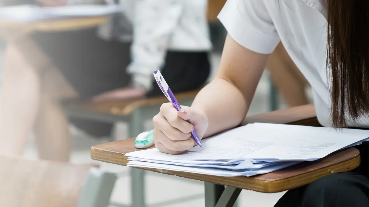Baremul la matematică a fost publicat de Ministerul Educației. Cum se rezolvau subiectele de la bacalaureat 2026, sesiunea de