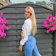 Amy-Roodbol-Wallpapers-Insta-Fit-Bio-6