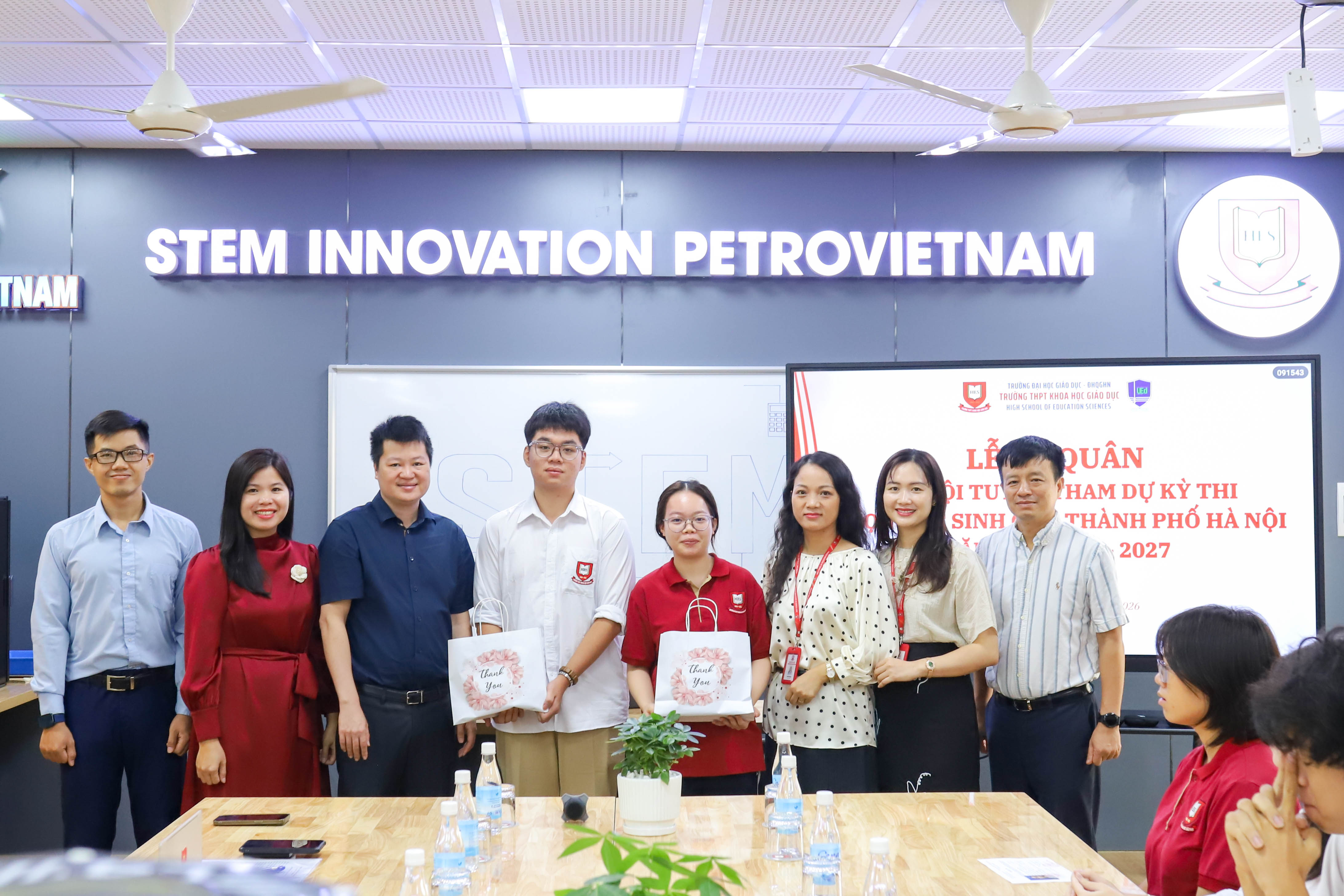Lễ ra quân HSG HES 13