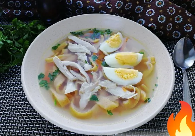 Фото Суп с курицей и тыквенной лапшой