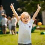 Tabără de vară la București: engleză, sport și activități creative pentru copii.