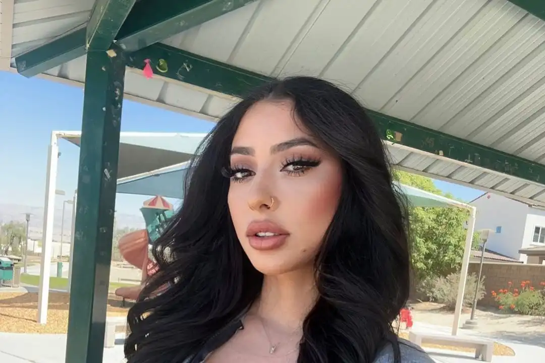 Maria Agredano Wallpapers Insta FIt Bio (8)
