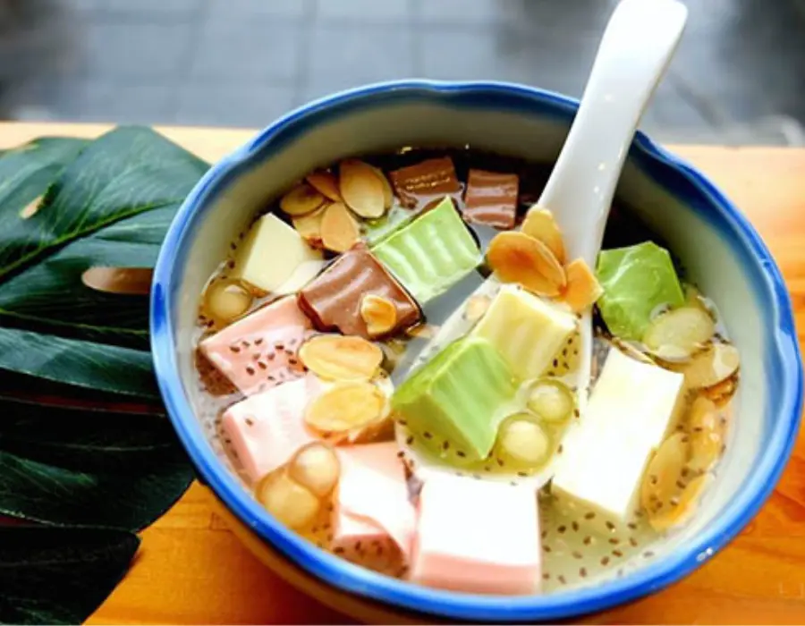 Món tráng miệng chè khúc bạch