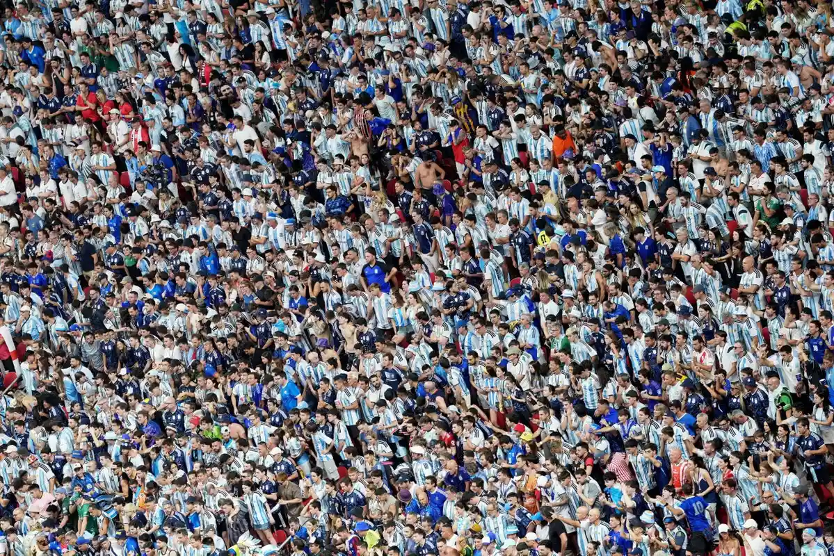 England Fans Face Hostile Environment at World Cup Match Against Argentina