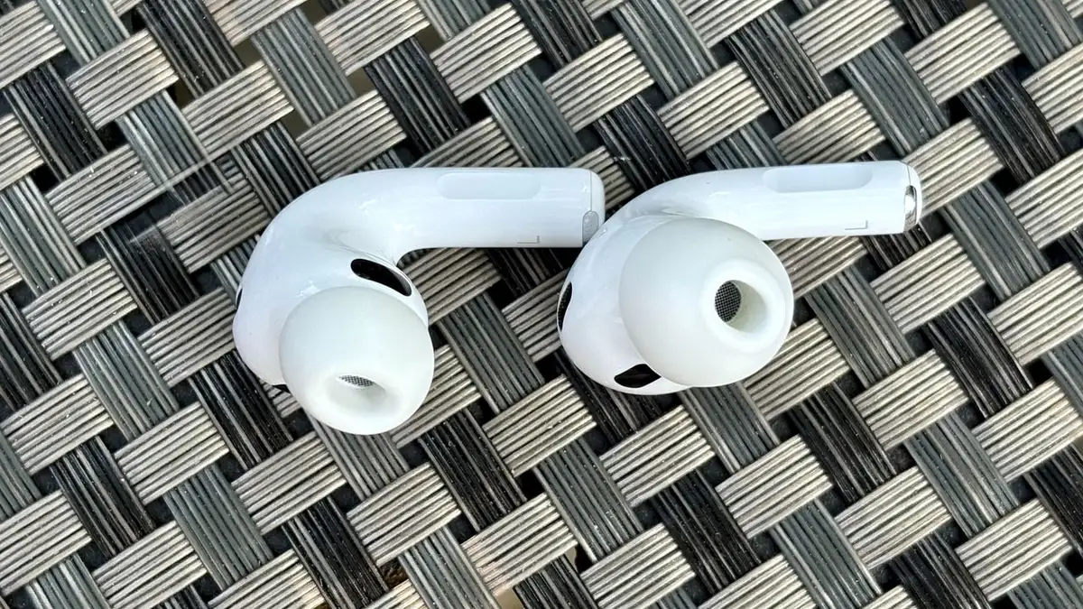 Apple’s New AirPods Expected Later This Year, Camera Feature Still Uncertain