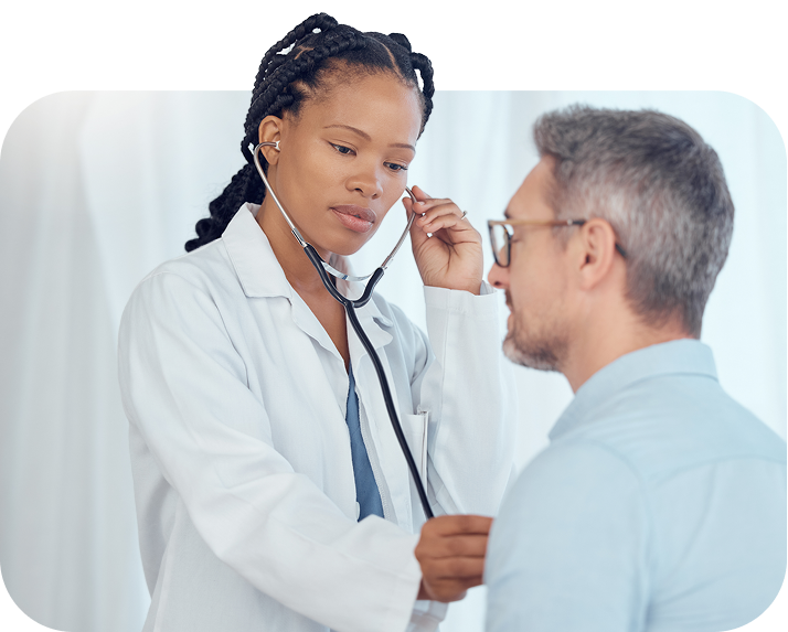 Médico atendendo paciente