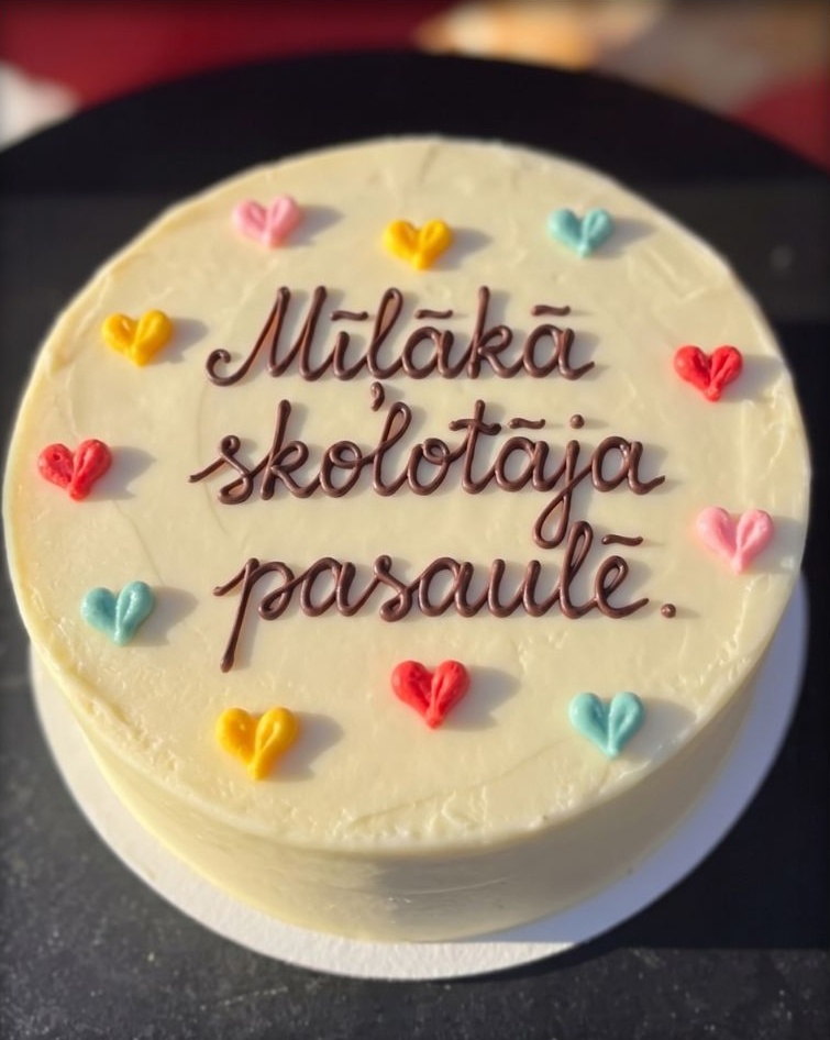 Bento kūciņa ar uzrakstu Mīļākā skolotāja pasaulē — dāvana skolotājam