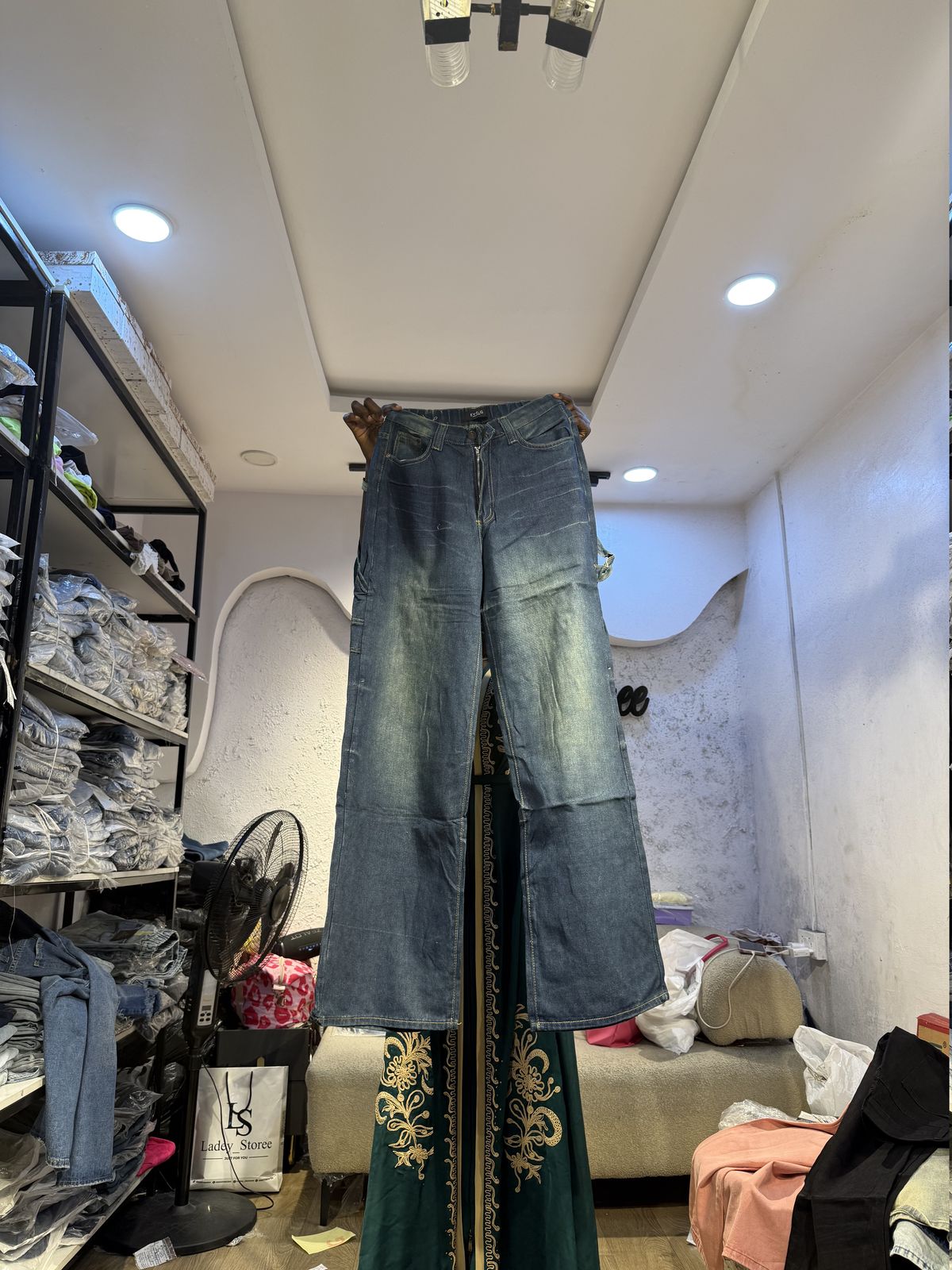 Waist 34