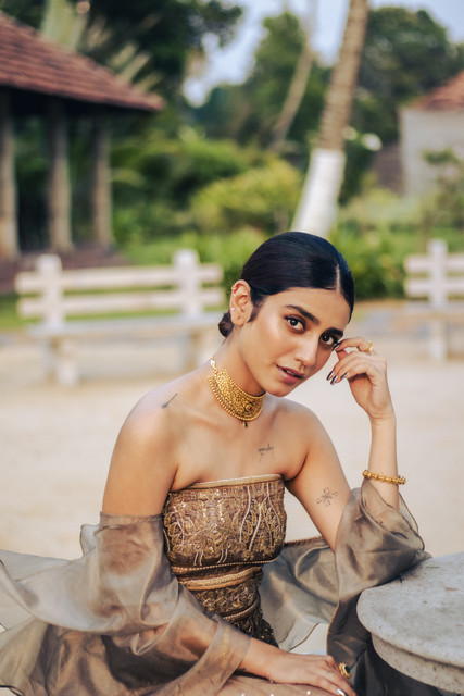 Priya-Varrier-8