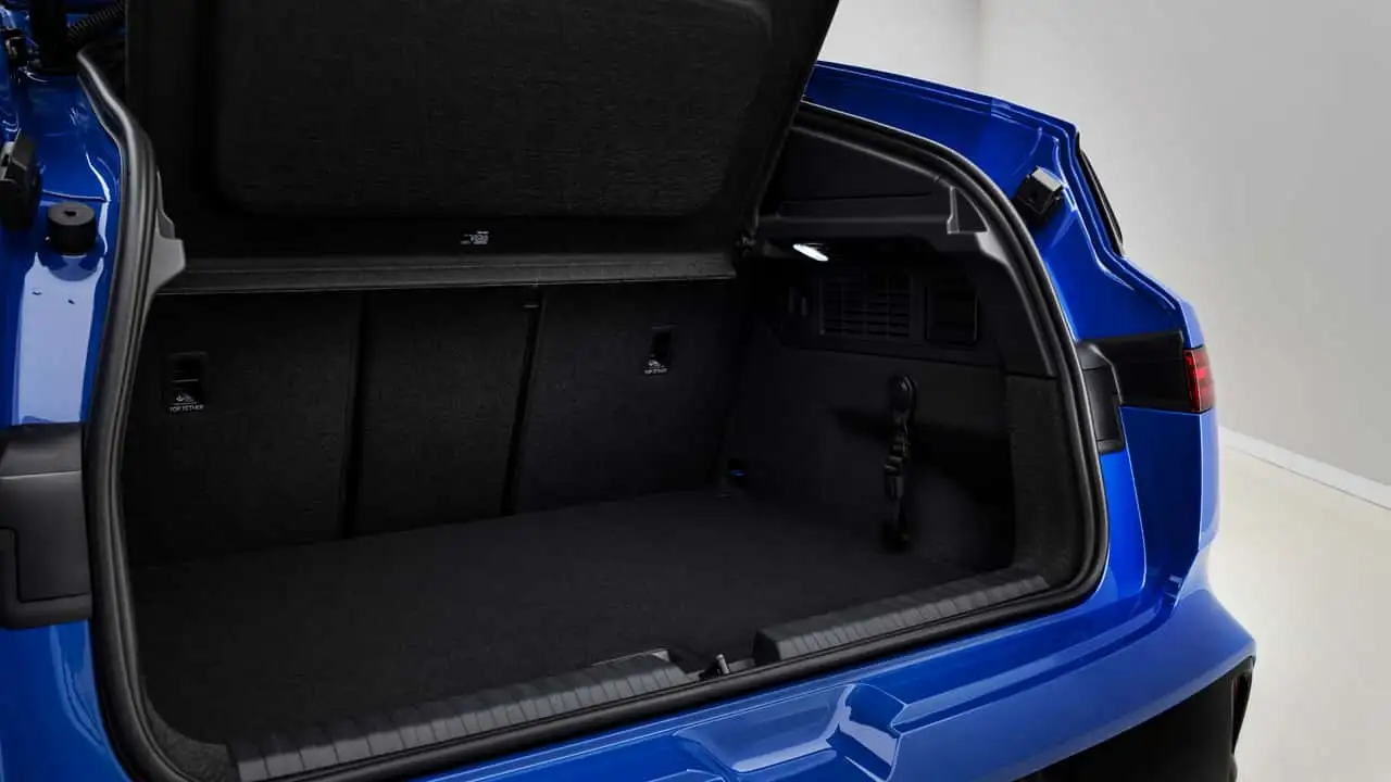 Audi a2 e tron 2026 (12)