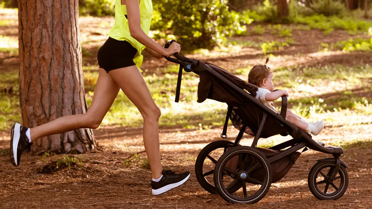 De ce jogging Strollers prezintă un design cu trei roți
