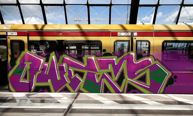 Graffiti artwork by PSYCHO70s