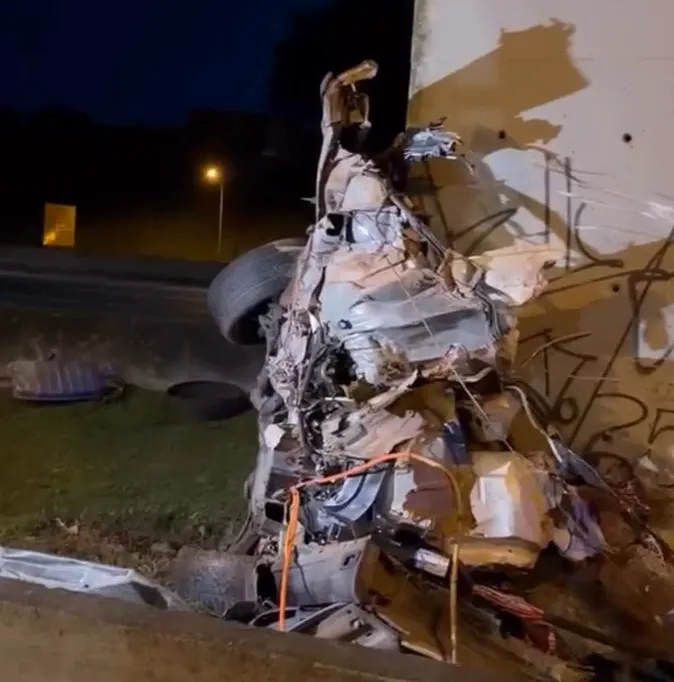Porche Destruído