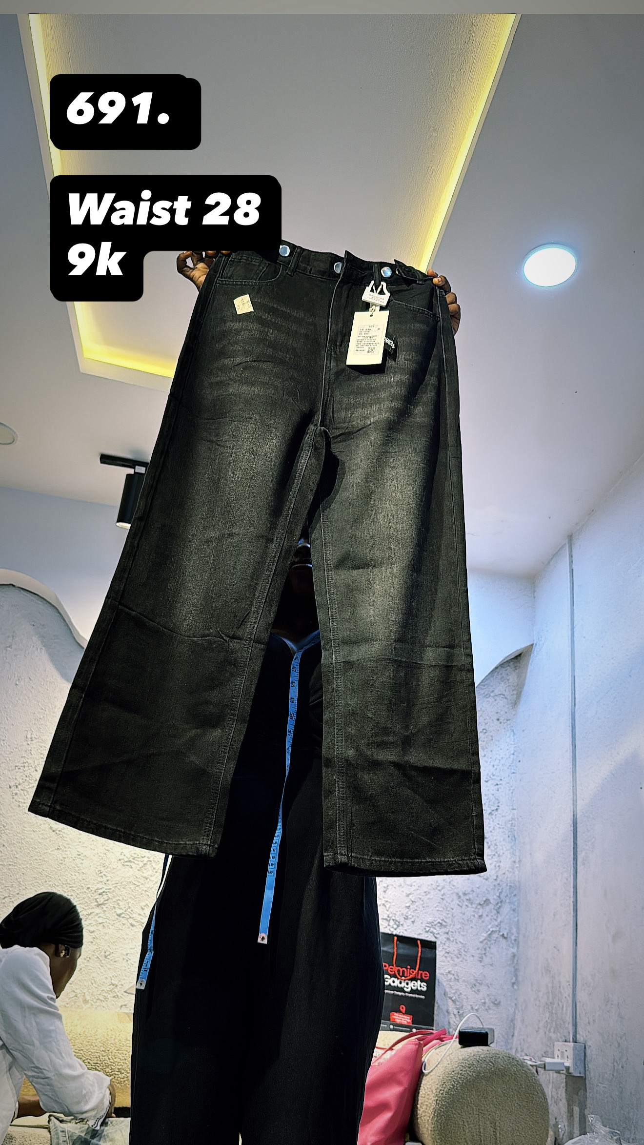 Waist 28