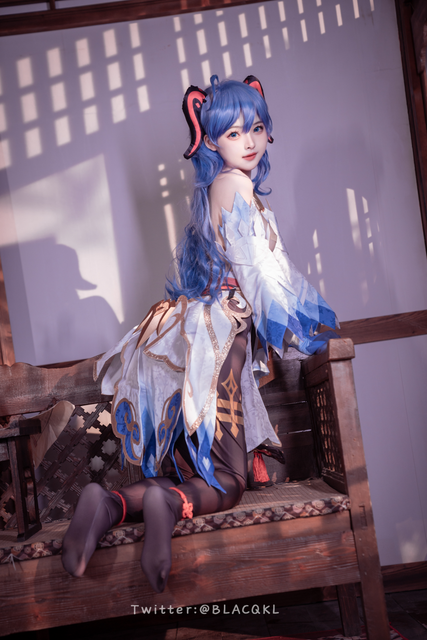 白莉爱吃巧克力02.png