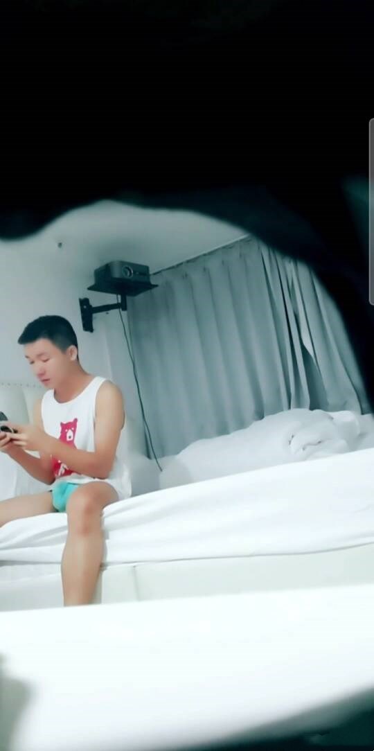 (实拍)奶狗弟弟小新约炮   已婚奶爸.jpg
