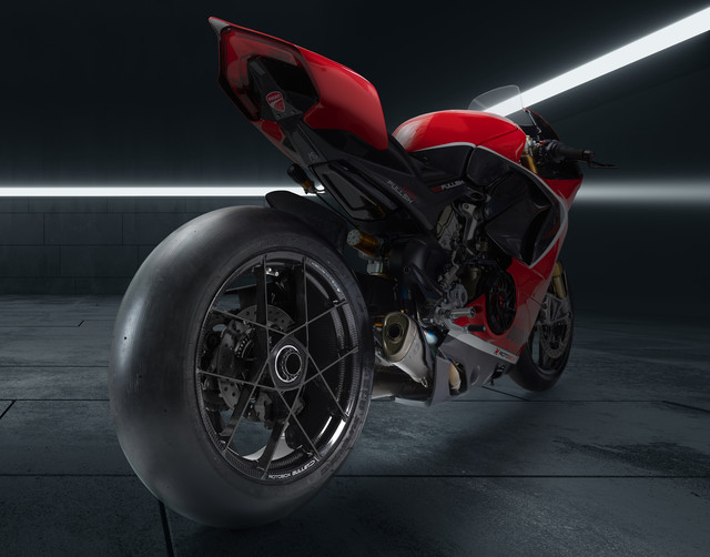 Rotobox-Bullet-Ducati-01