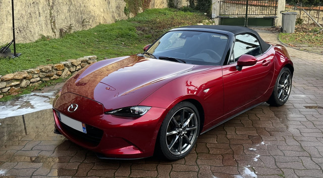 https://i.ibb.co/6DzzHc8/mazda-2.jpg