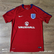 england-16-train-red