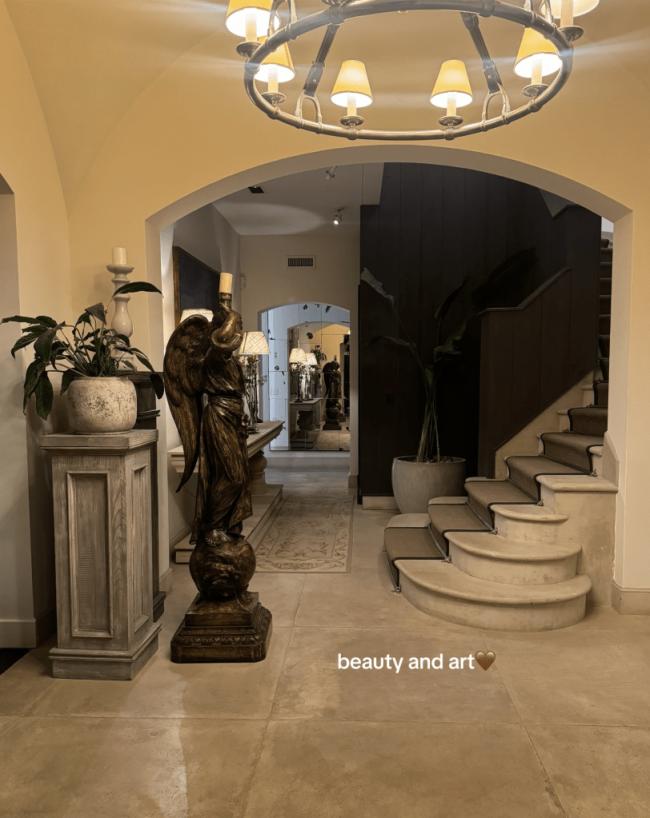 A principios de esta semana, Cassidy también publicó una foto del hotel en el que se hospedaron.Tiktok/kateecass