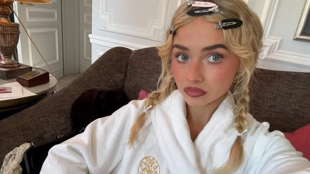 Sabrina Carpenter's Dior Look fură spectacolul