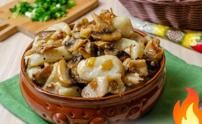 Фото Галушки с грибами и беконом