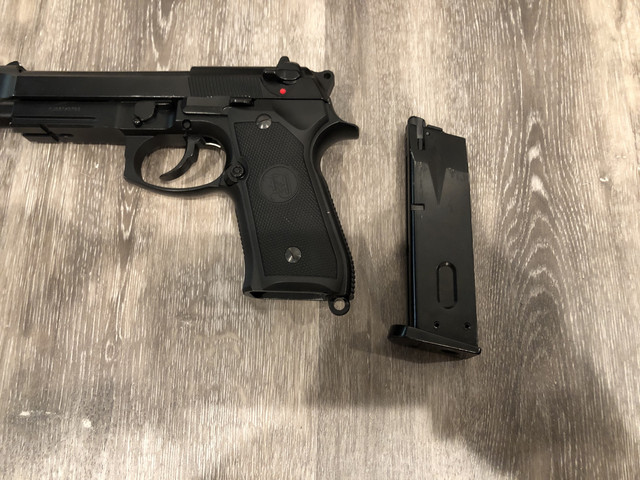 F35zPxq