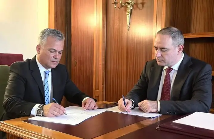 România riscă să fie retrogradată la categoria „junk” dacă nu se instalează rapid un nou Guvern