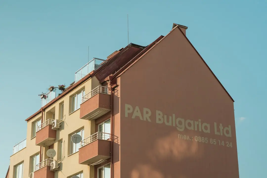 Piața imobiliară rezidențială se ajustează, favorizând investițiile solide