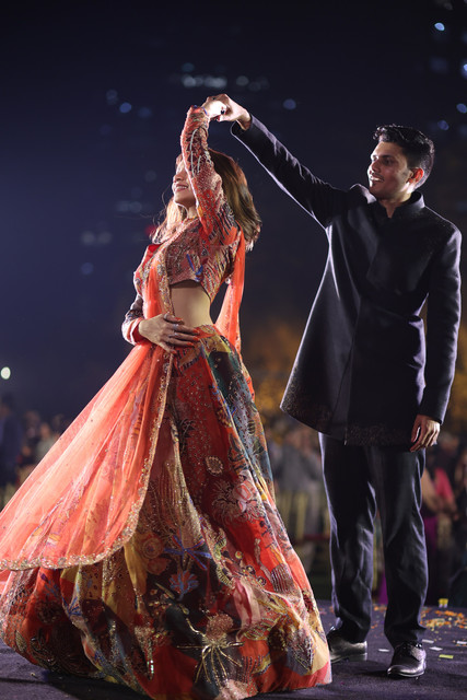 couple-dance-performance.jpg