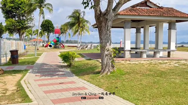 Pantai Bandar Mersing2.webp