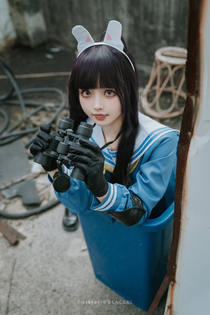 033