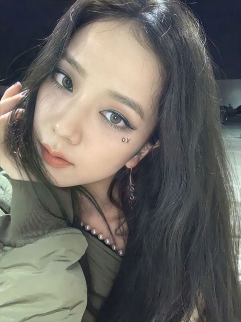 kim-jisoo