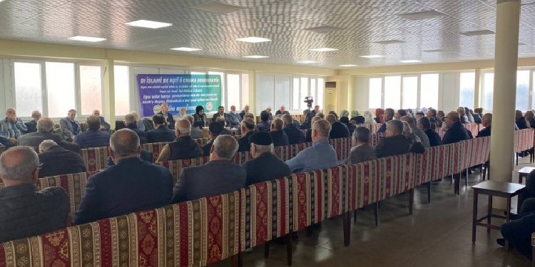 ‘İslam’da Barış ve Demokratik Toplum’ paneli: İnsanlığın ortak hakikati barıştır