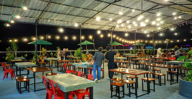 Emerald Home Decor & Cafe Ponorogo