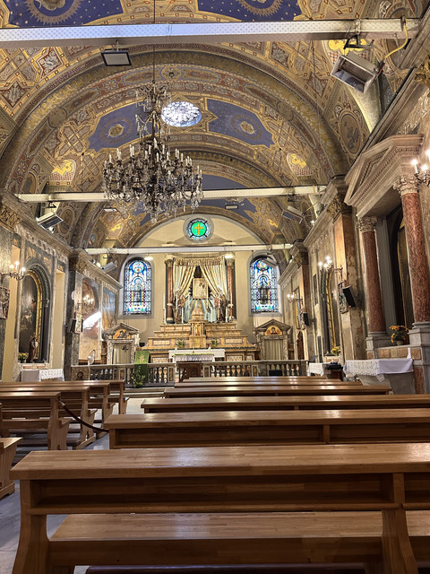 taksim’de, pek bilinmeyen bir kilise.