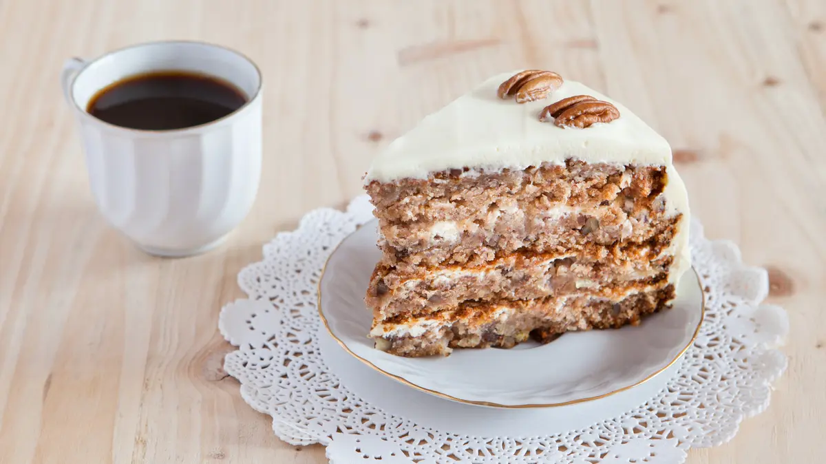 Hummingbird Cake vs. Lumberjack Cake: A Sweet Showdown