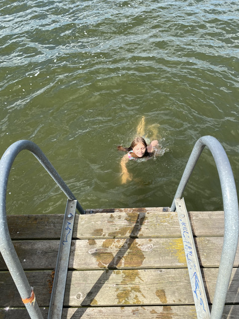 8173-F4-D7-79-D9-48-E2-938-B-0834702-D05