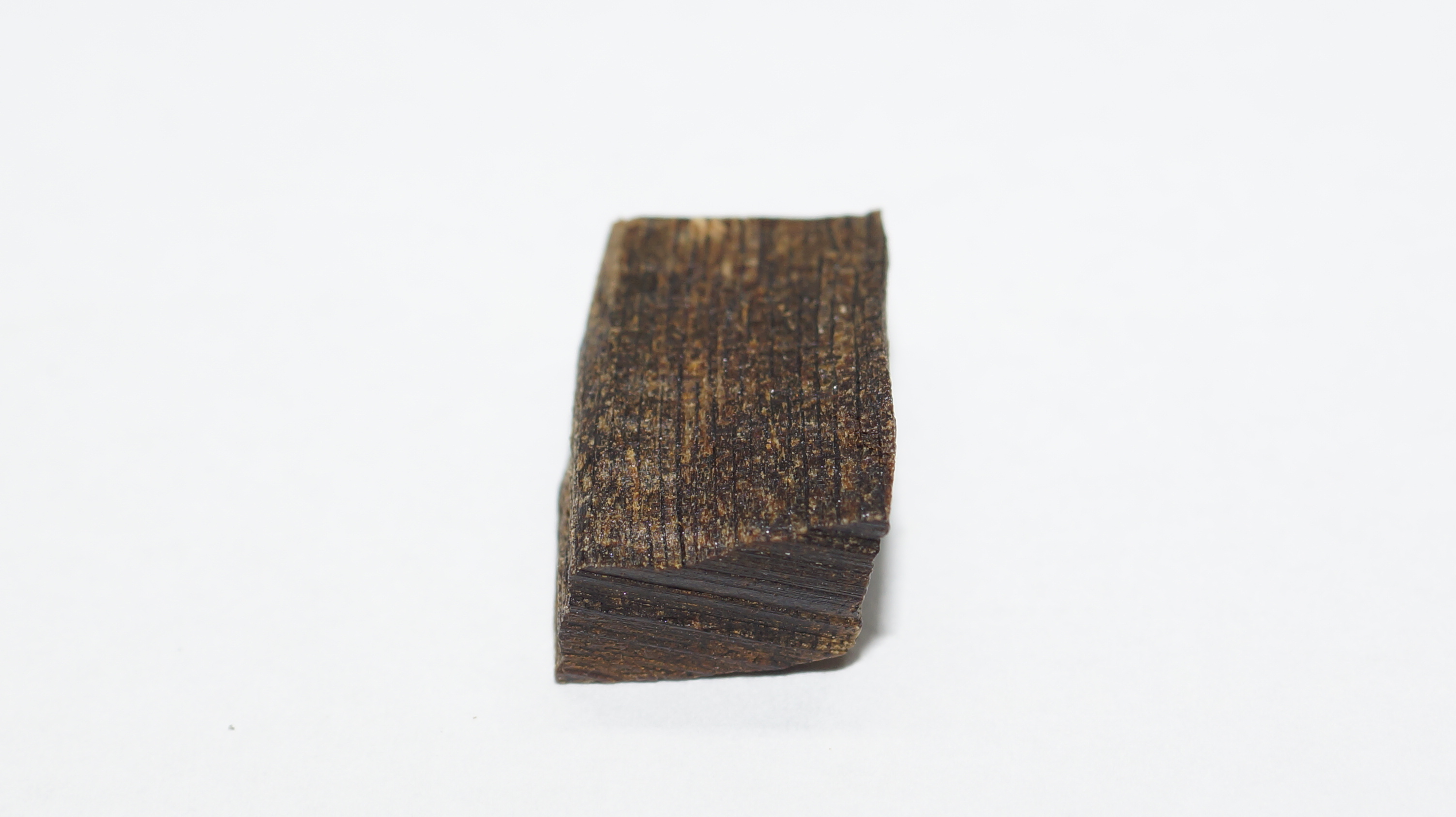 [Ouddict.com] Oud Wood
